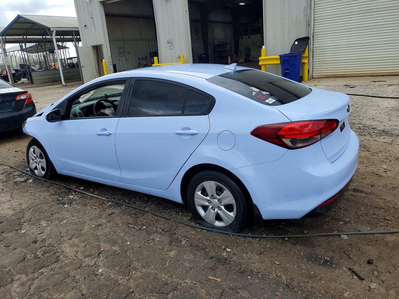 2017 KIA FORTE LX photo 2