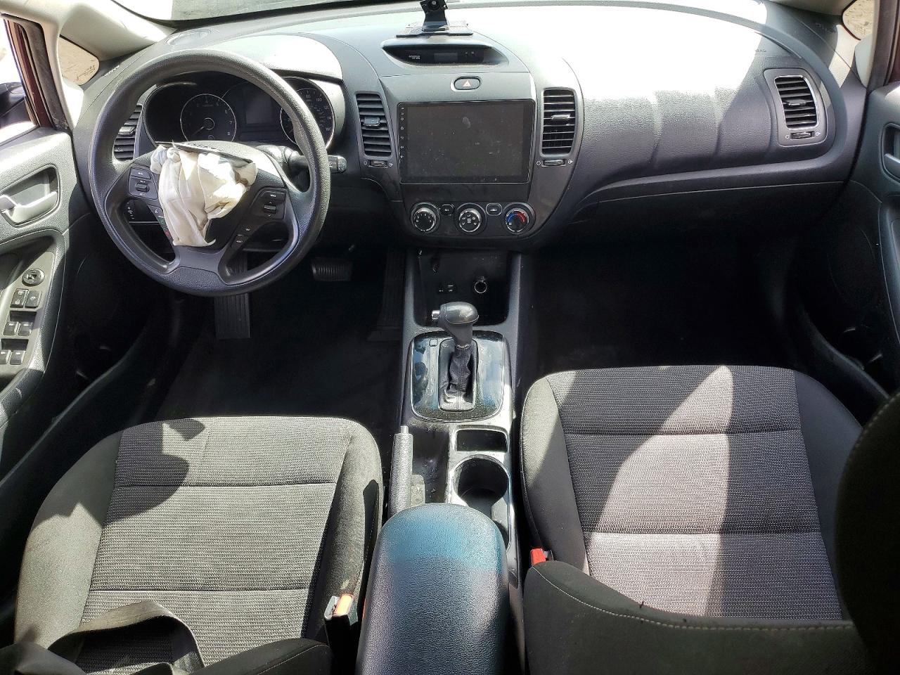 2017 KIA FORTE LX photo 8