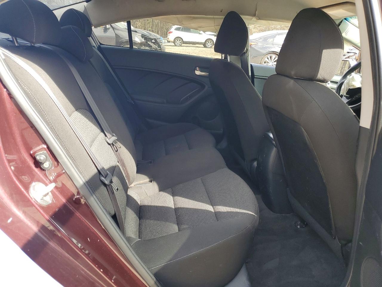 2017 KIA FORTE LX photo 10