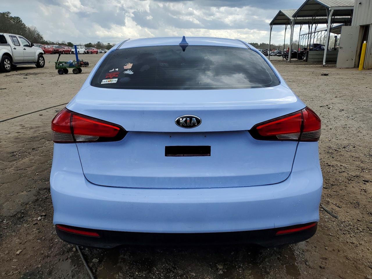 2017 KIA FORTE LX photo 6