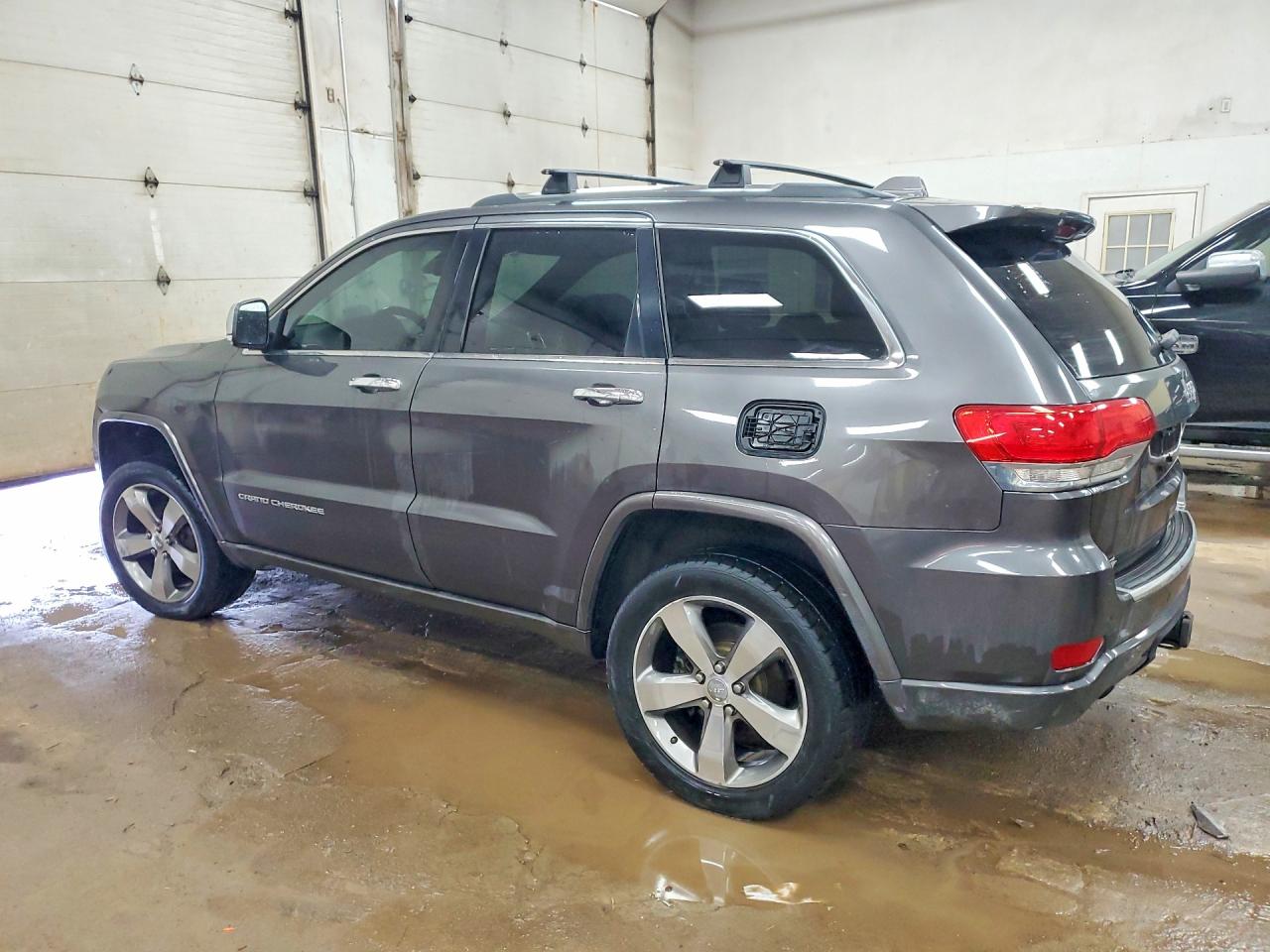 2015 JEEP GRAND CHEROKEE OVERLAND photo 2