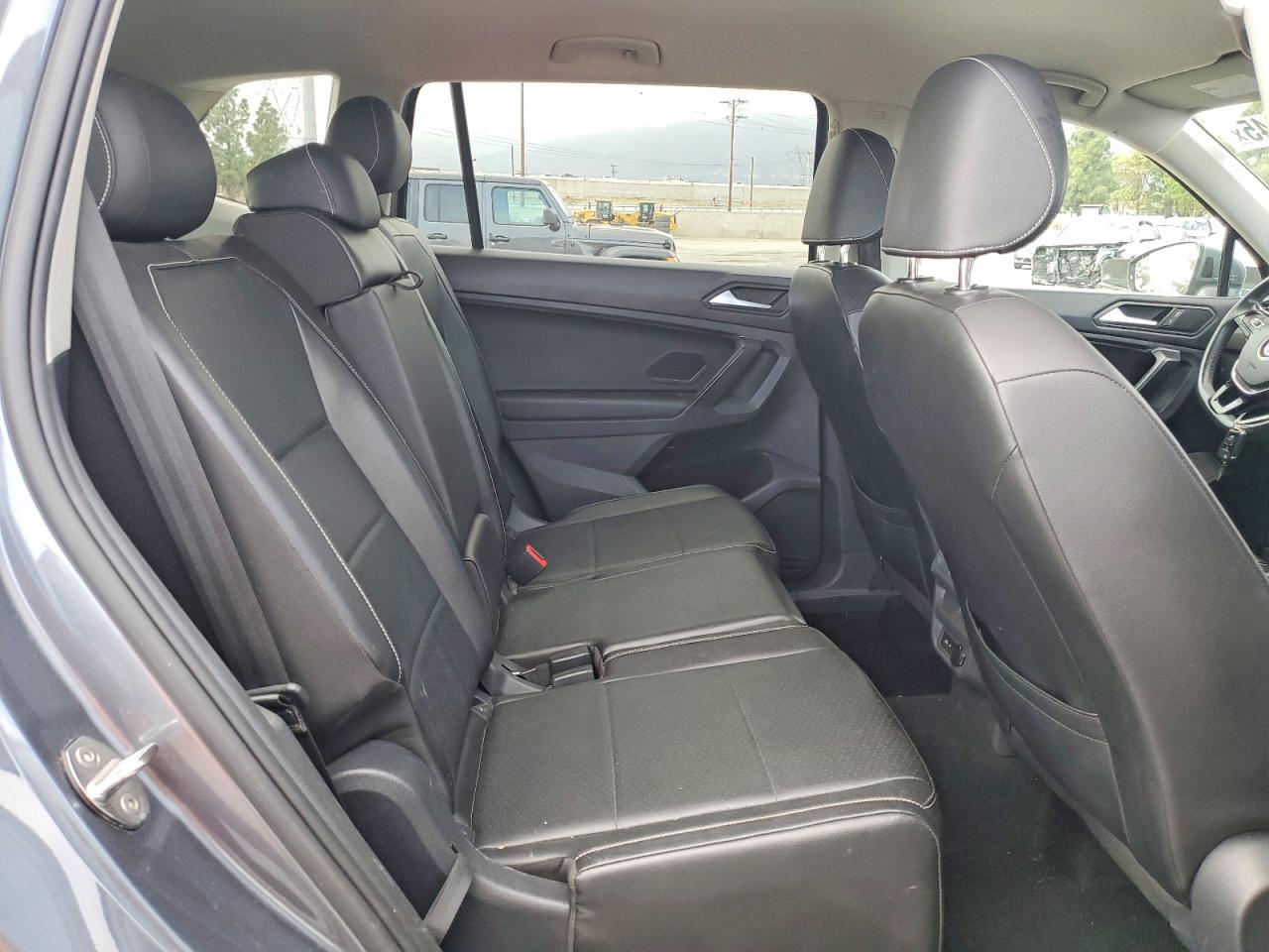 2021 VOLKSWAGEN TIGUAN SE photo 19