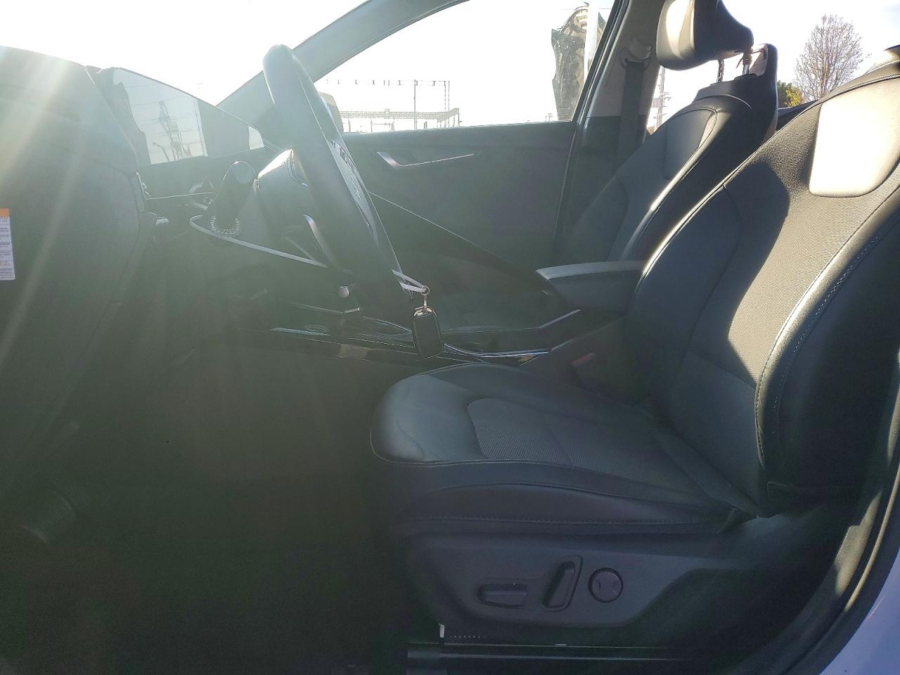 2023 KIA NIRO EX photo 13