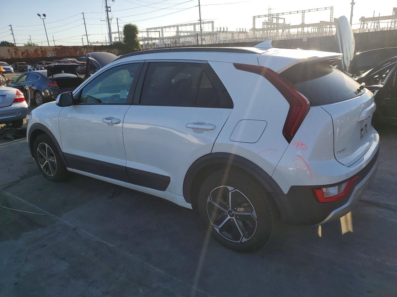 2023 KIA NIRO EX photo 3