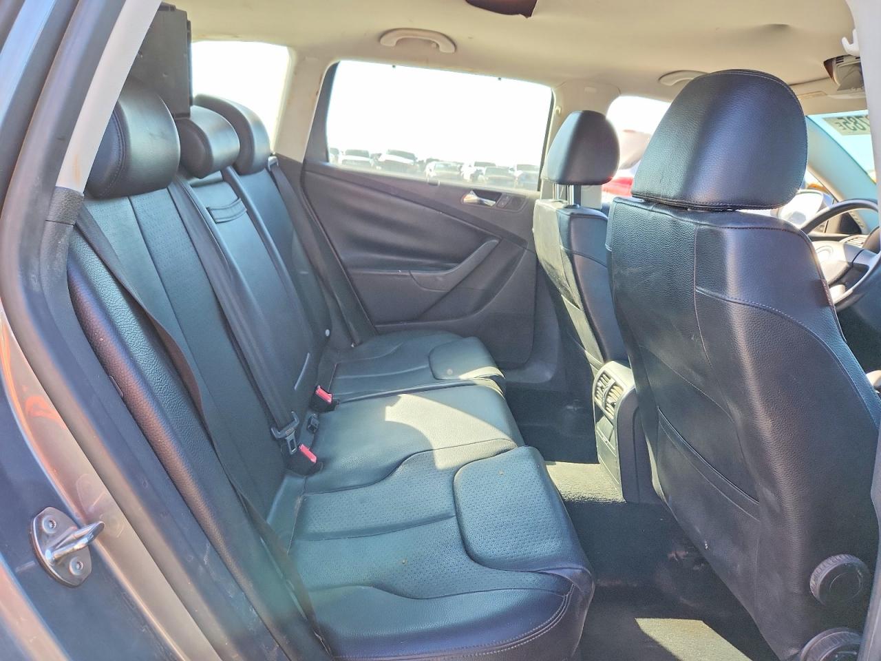 2008 VOLKSWAGEN PASSAT photo 19
