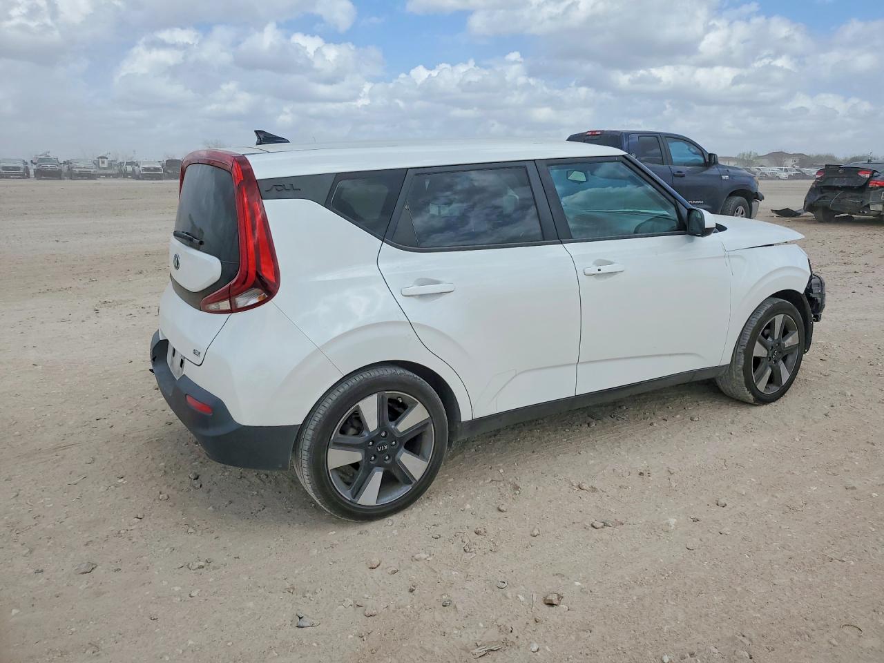 2020 KIA SOUL EX photo 5