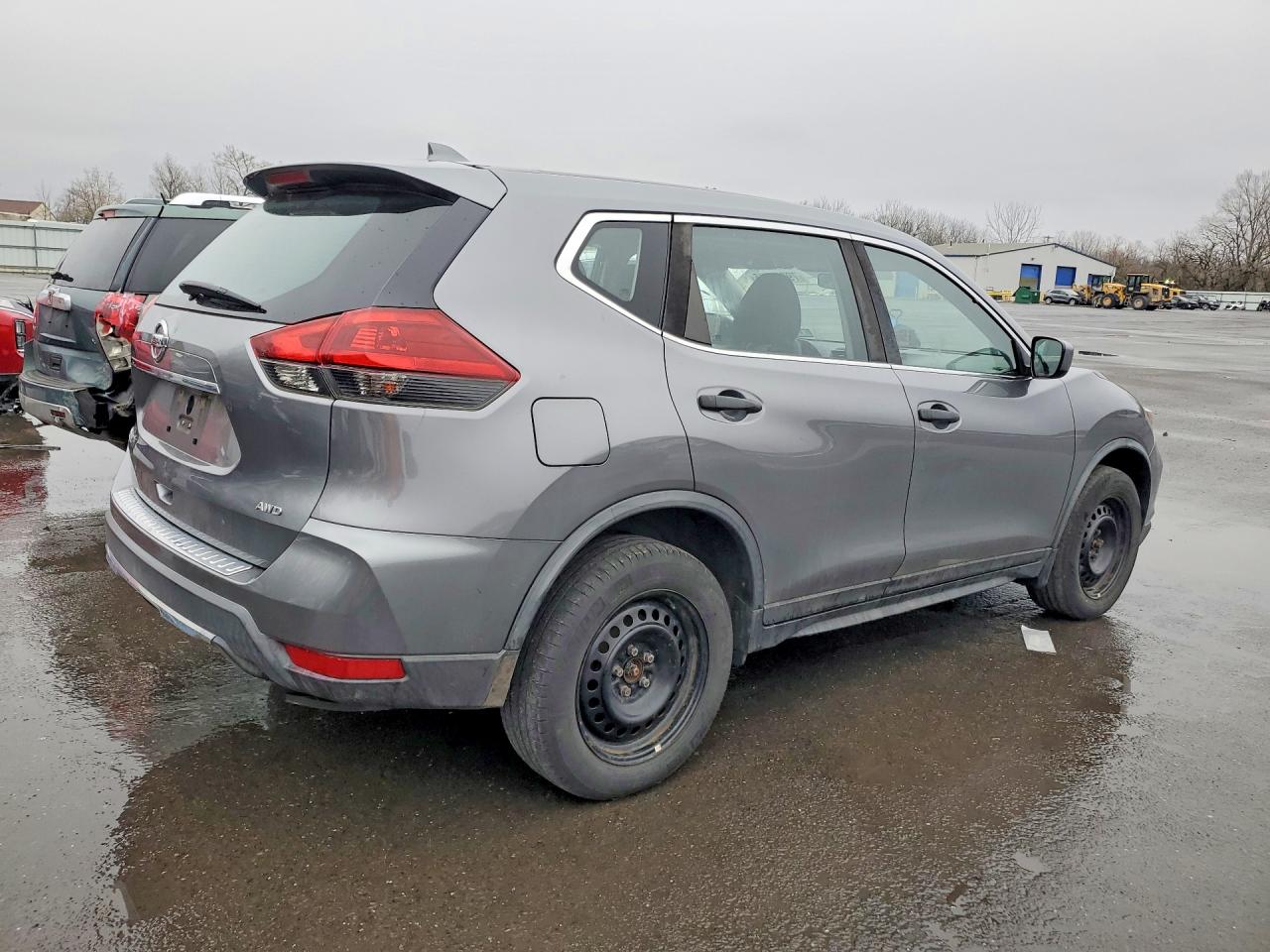 2018 NISSAN ROGUE S photo 5