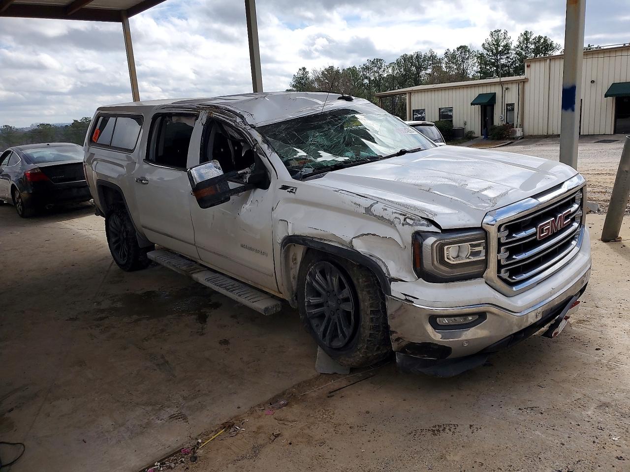 2017 GMC SIERRA K1500 SLT photo 4