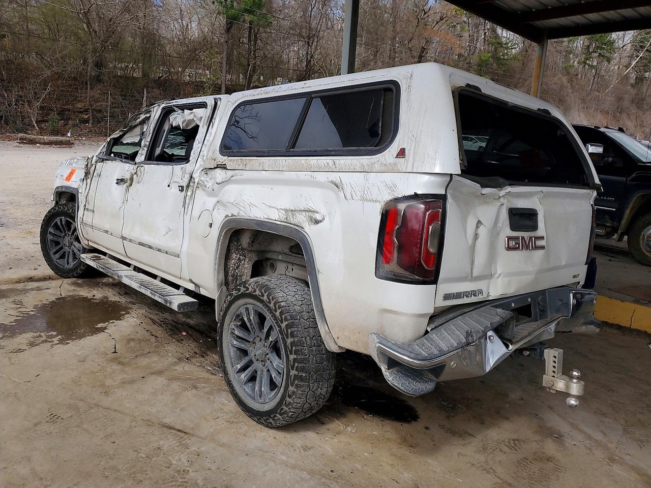 2017 GMC SIERRA K1500 SLT photo 2