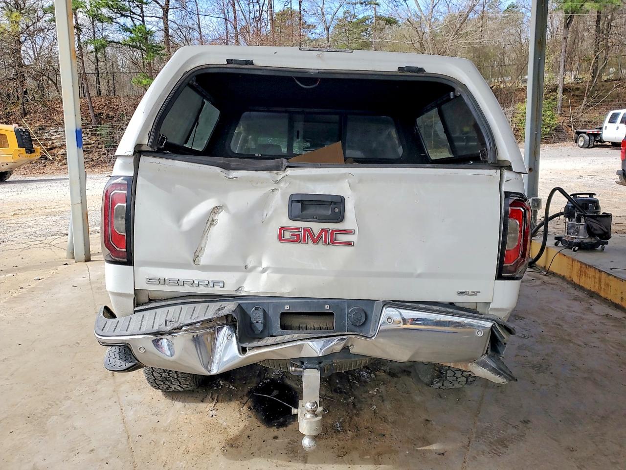 2017 GMC SIERRA K1500 SLT photo 6