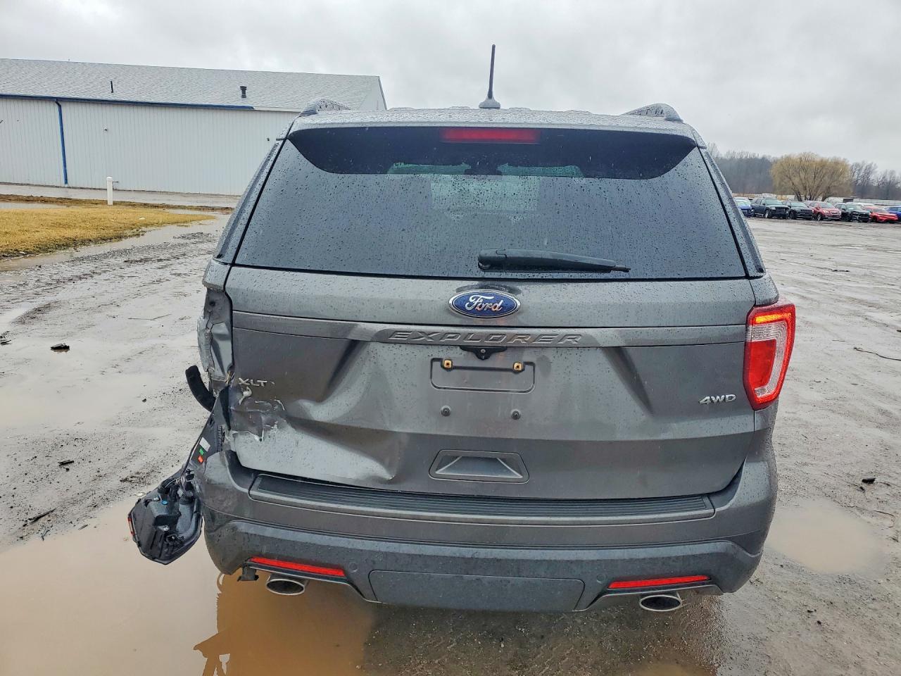 2018 FORD EXPLORER XLT photo 6