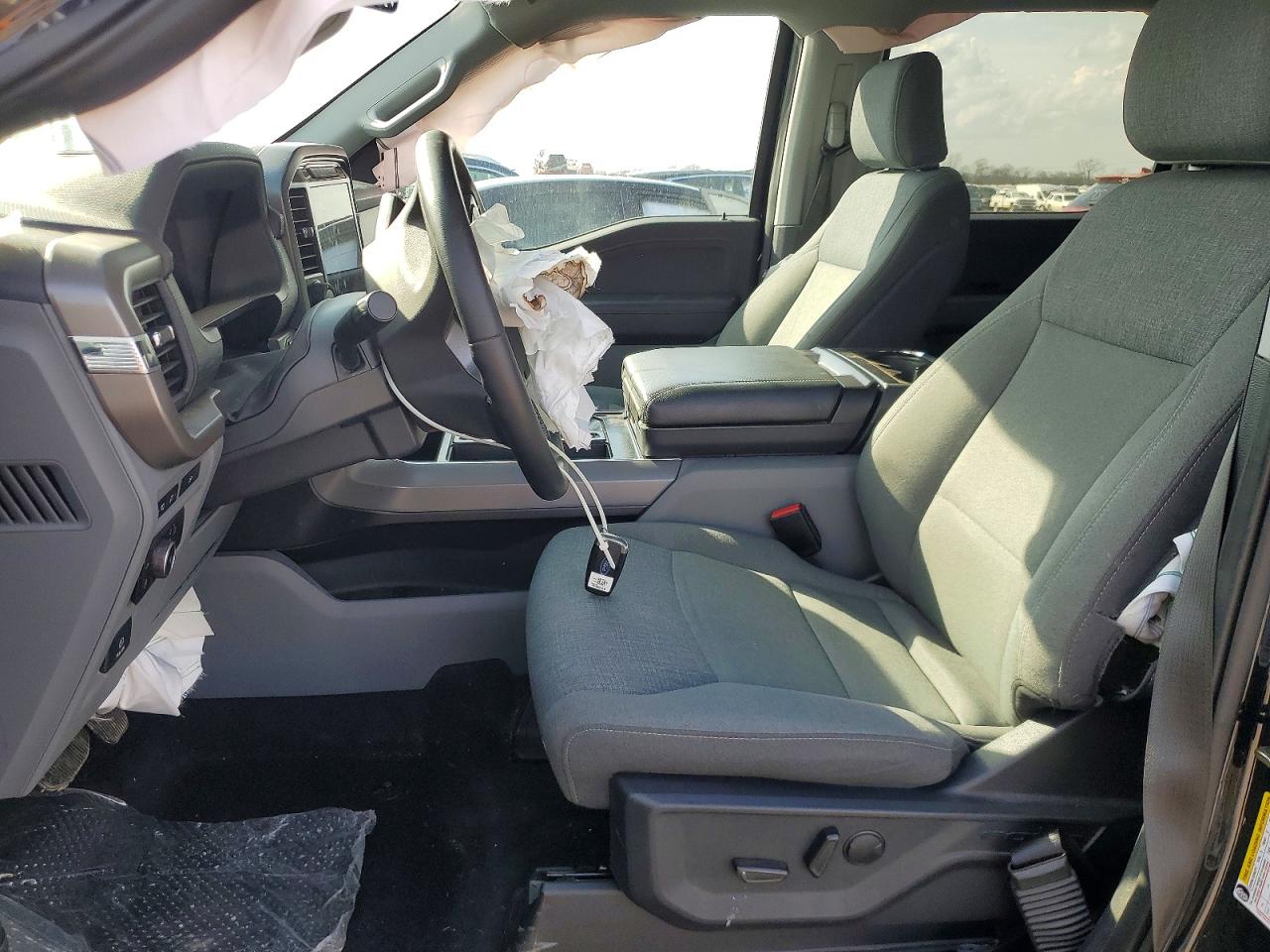 2024 FORD F150 XLT photo 13