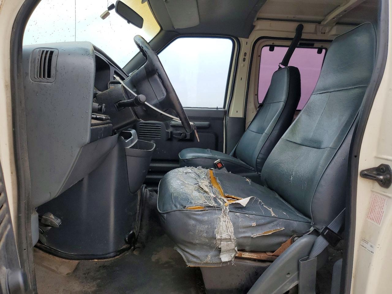 1996 FORD E250 DELIVERY VAN photo 7