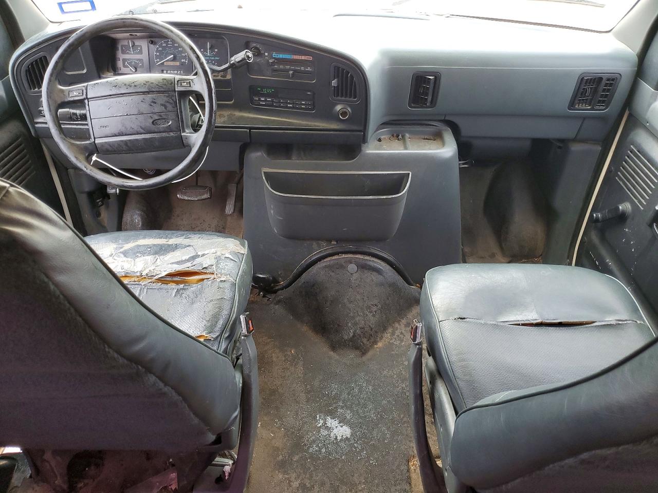 1996 FORD E250 DELIVERY VAN photo 8