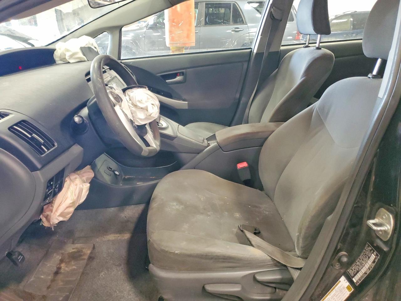 2011 TOYOTA PRIUS THREE photo 13