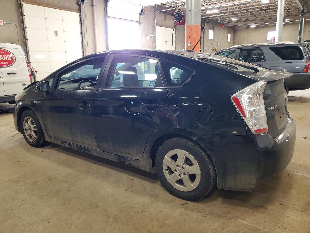 2011 TOYOTA PRIUS THREE photo 3