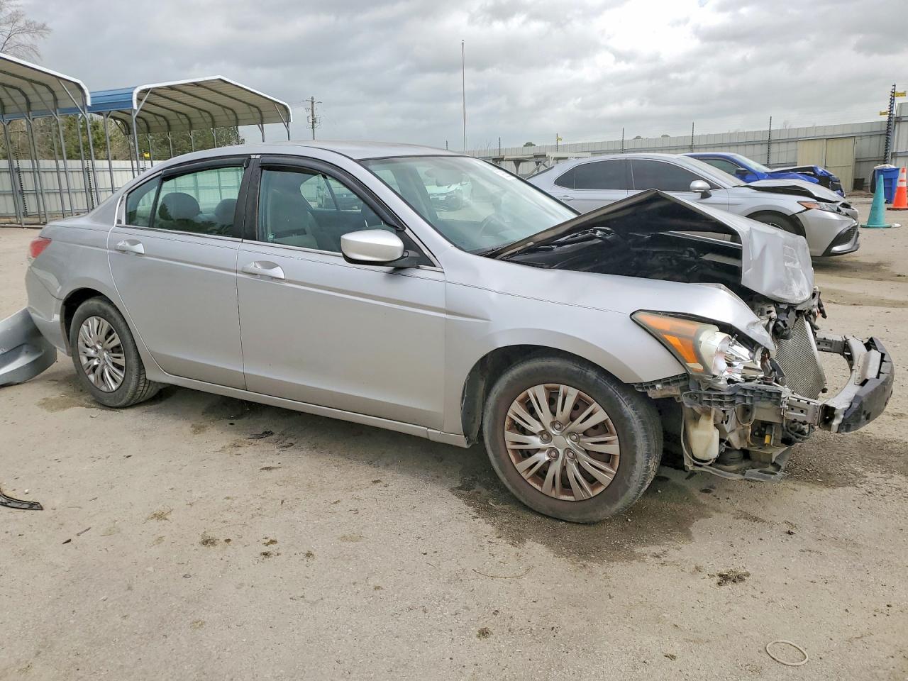 2010 HONDA ACCORD LX photo 4