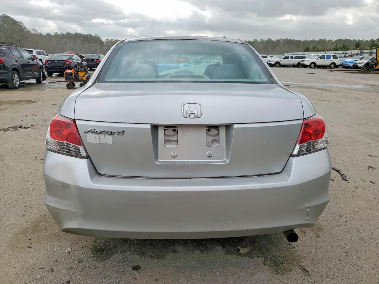 2010 HONDA ACCORD LX photo 6