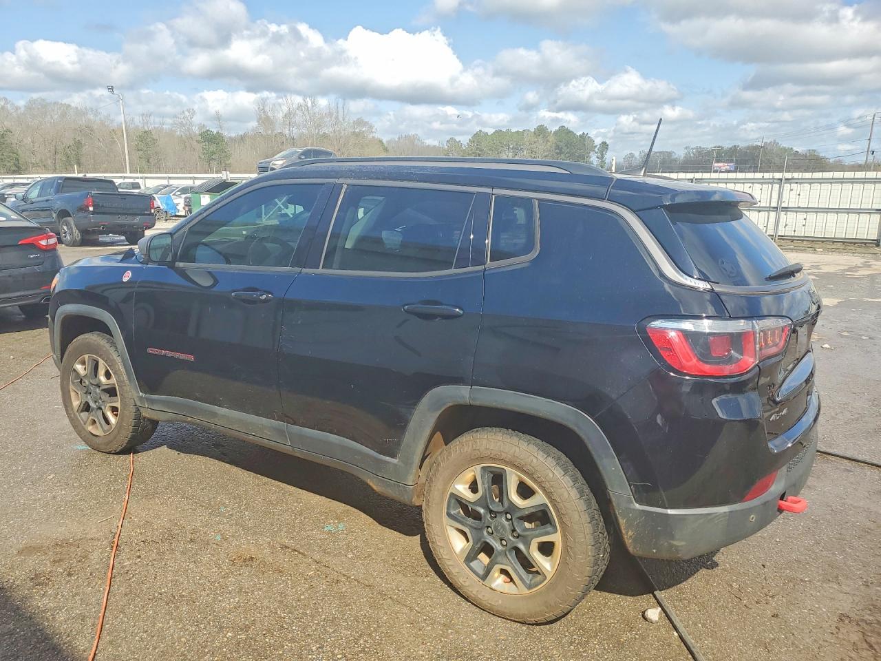 2017 JEEP COMPASS TRAILHAWK photo 3