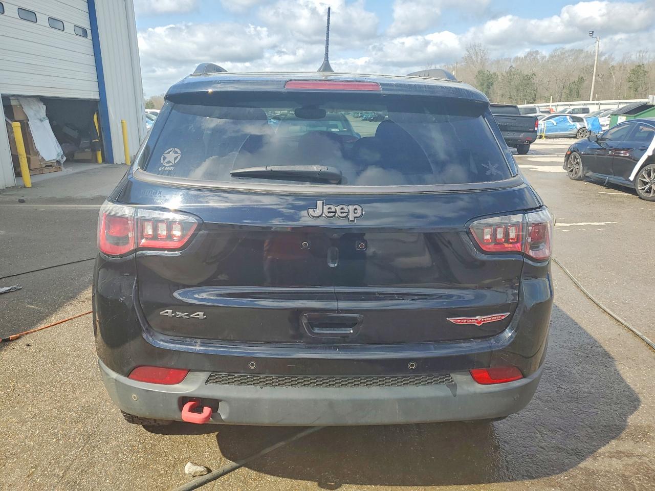 2017 JEEP COMPASS TRAILHAWK photo 11