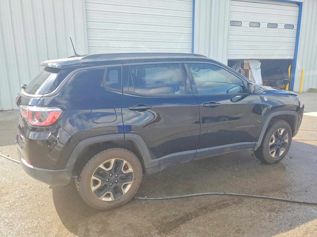 2017 JEEP COMPASS TRAILHAWK photo 5