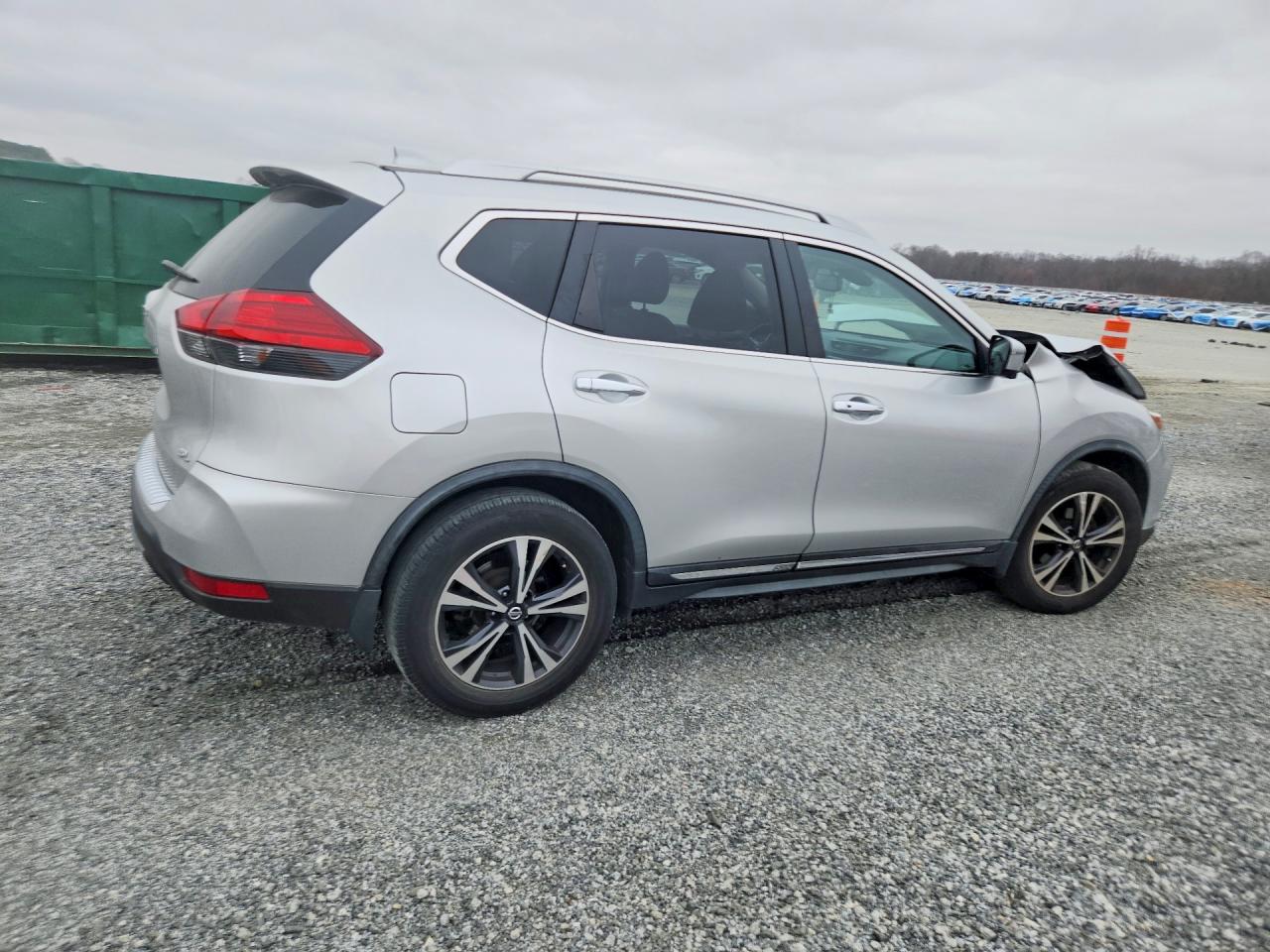 2017 NISSAN ROGUE SL photo 3