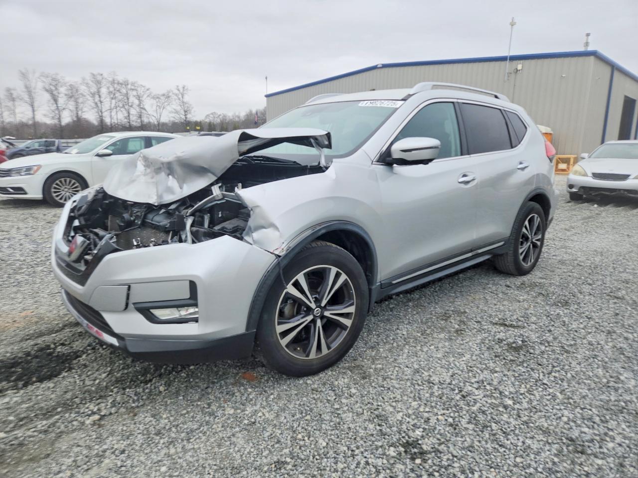 2017 NISSAN ROGUE