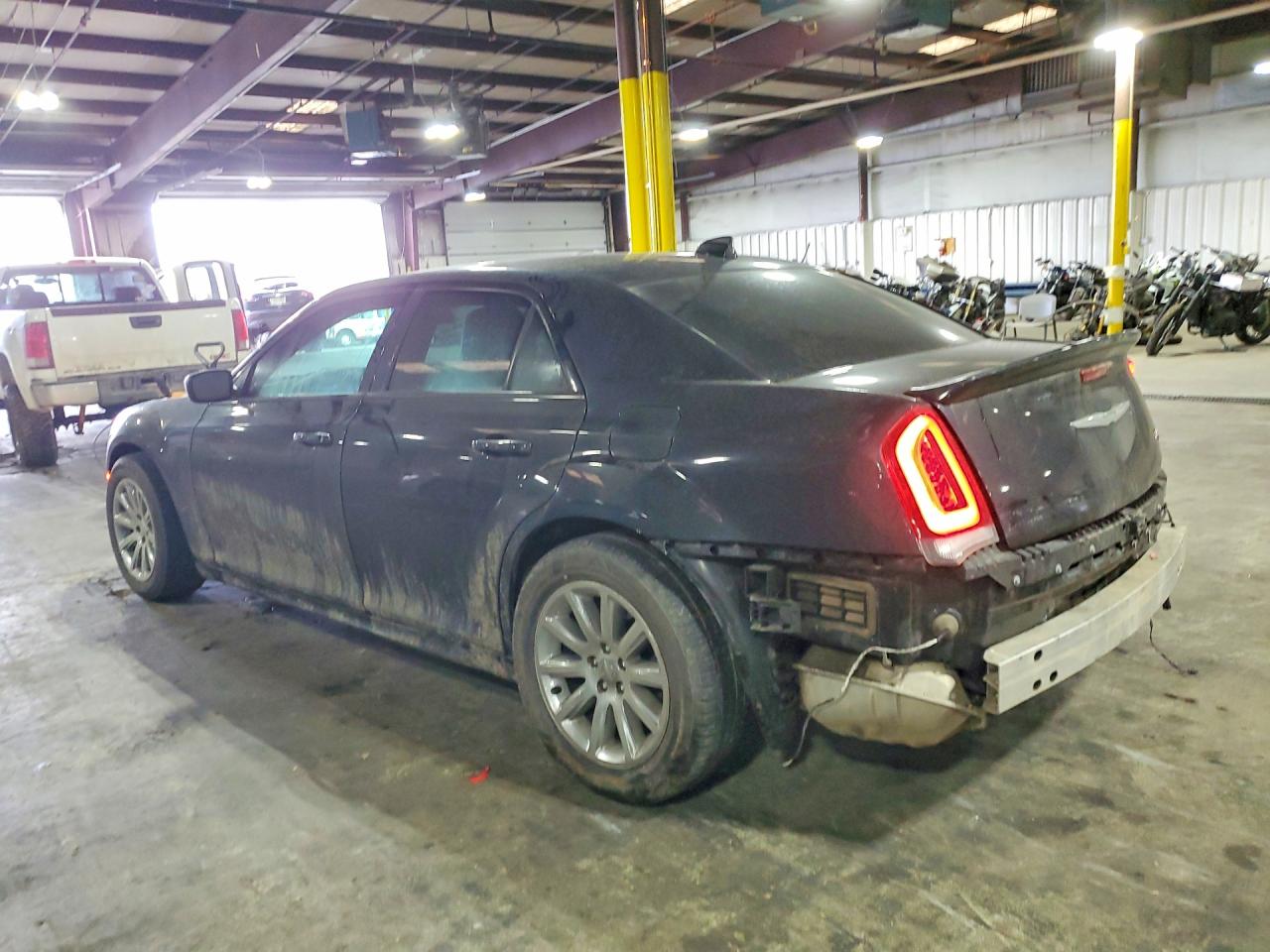 2019 CHRYSLER 300 S photo 4