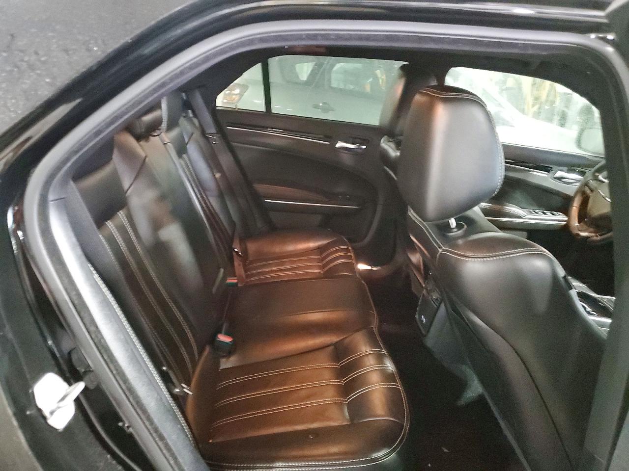 2019 CHRYSLER 300 S photo 28