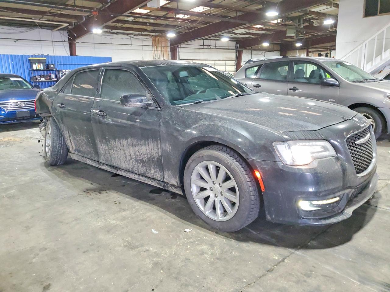 2019 CHRYSLER 300 S photo 10