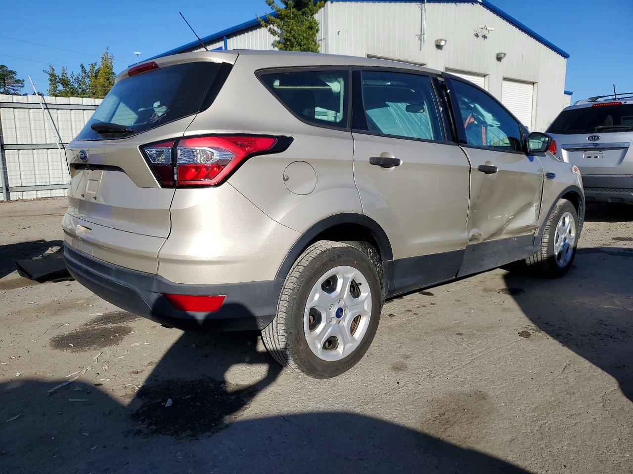 2017 FORD ESCAPE S photo 5