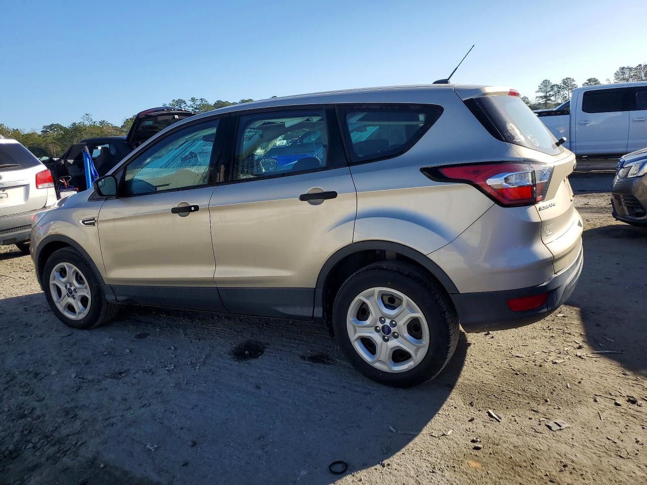 2017 FORD ESCAPE S photo 3