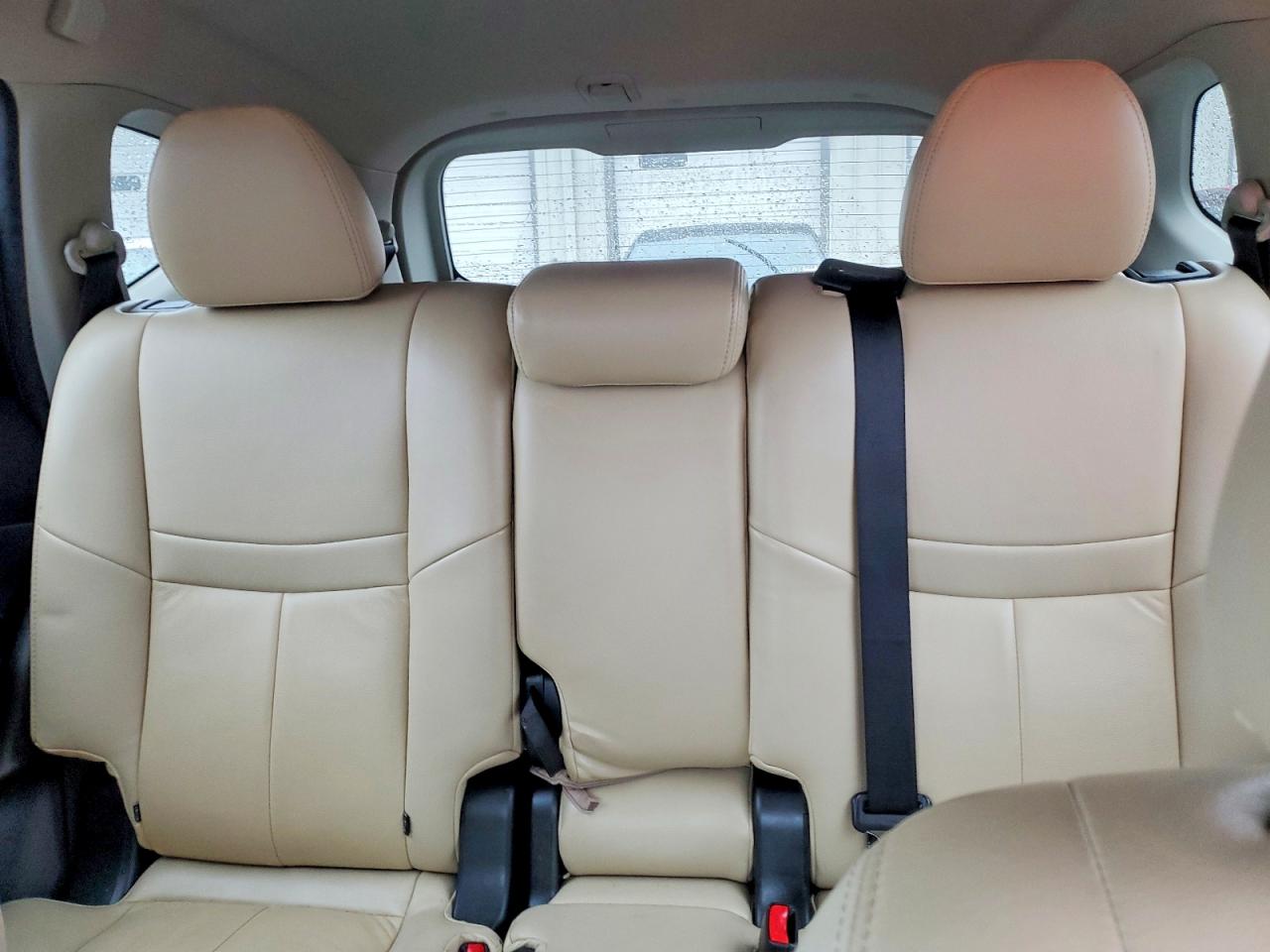 2016 NISSAN ROGUE SV photo 19