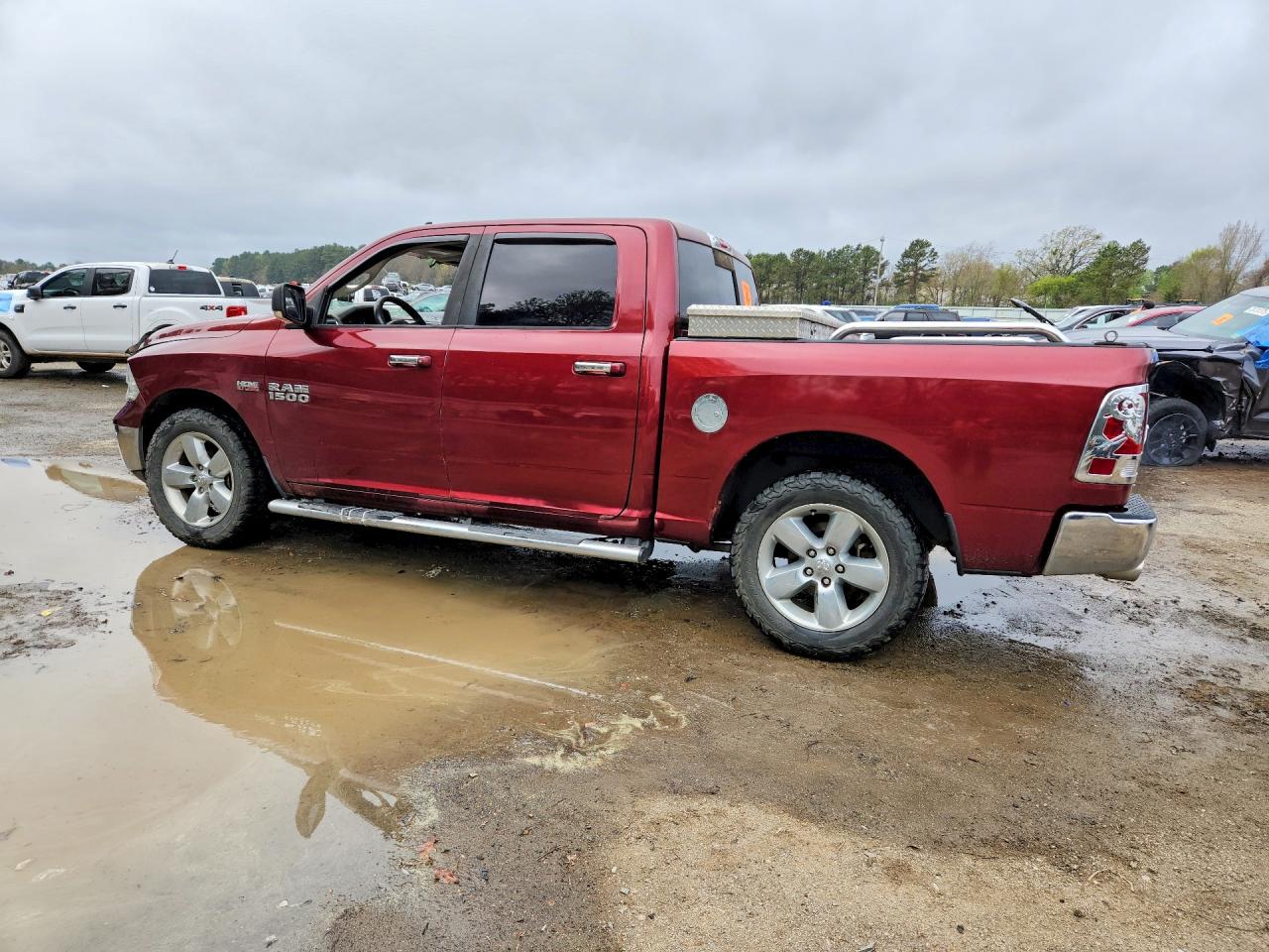 2016 RAM 1500 SLT photo 3