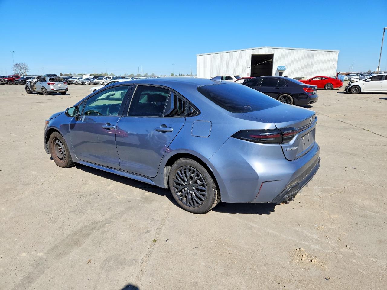 2022 TOYOTA COROLLA LE photo 3