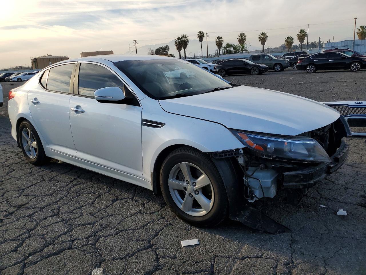 2015 KIA OPTIMA LX photo 4