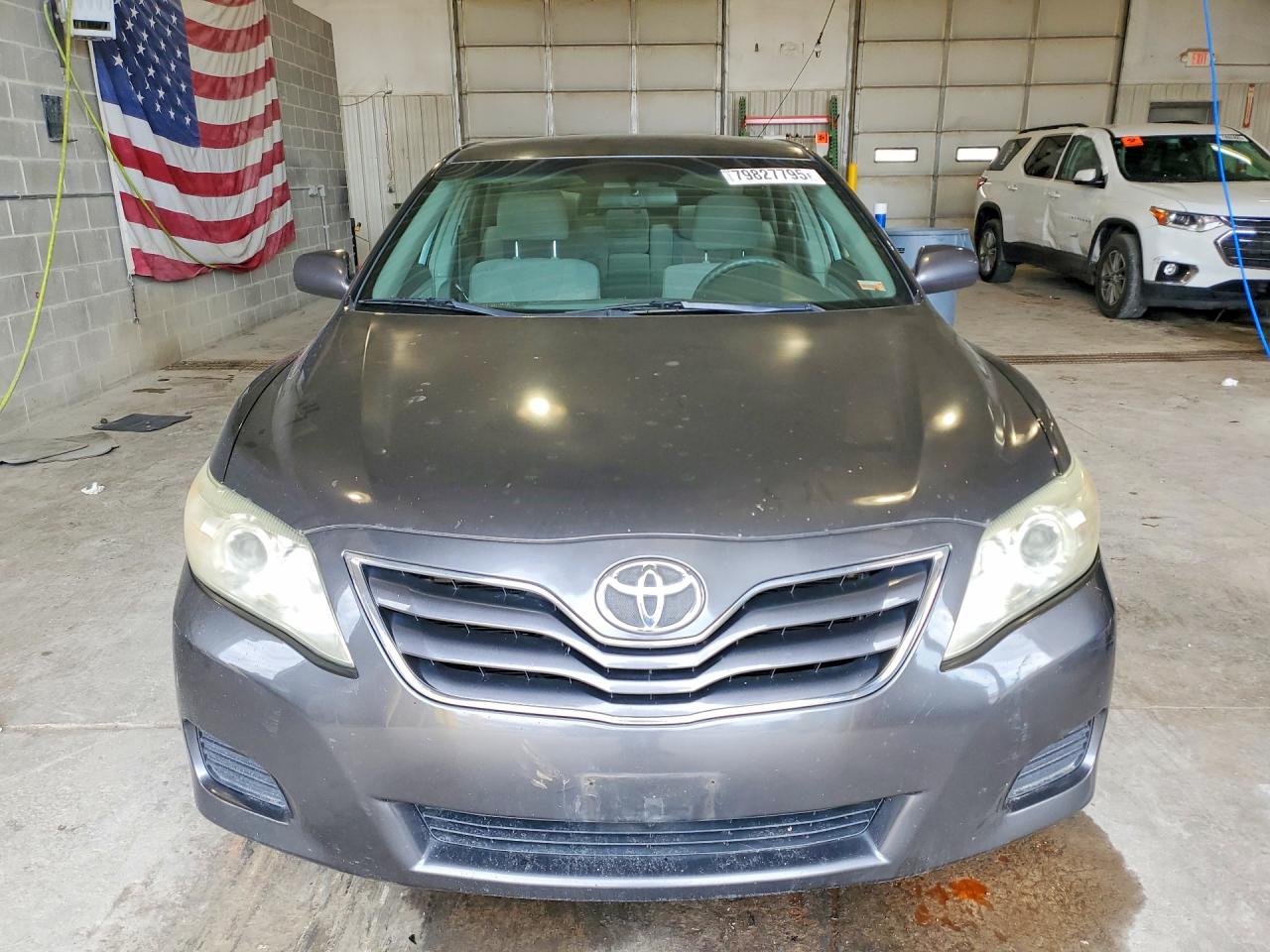 2010 TOYOTA CAMRY LE photo 5