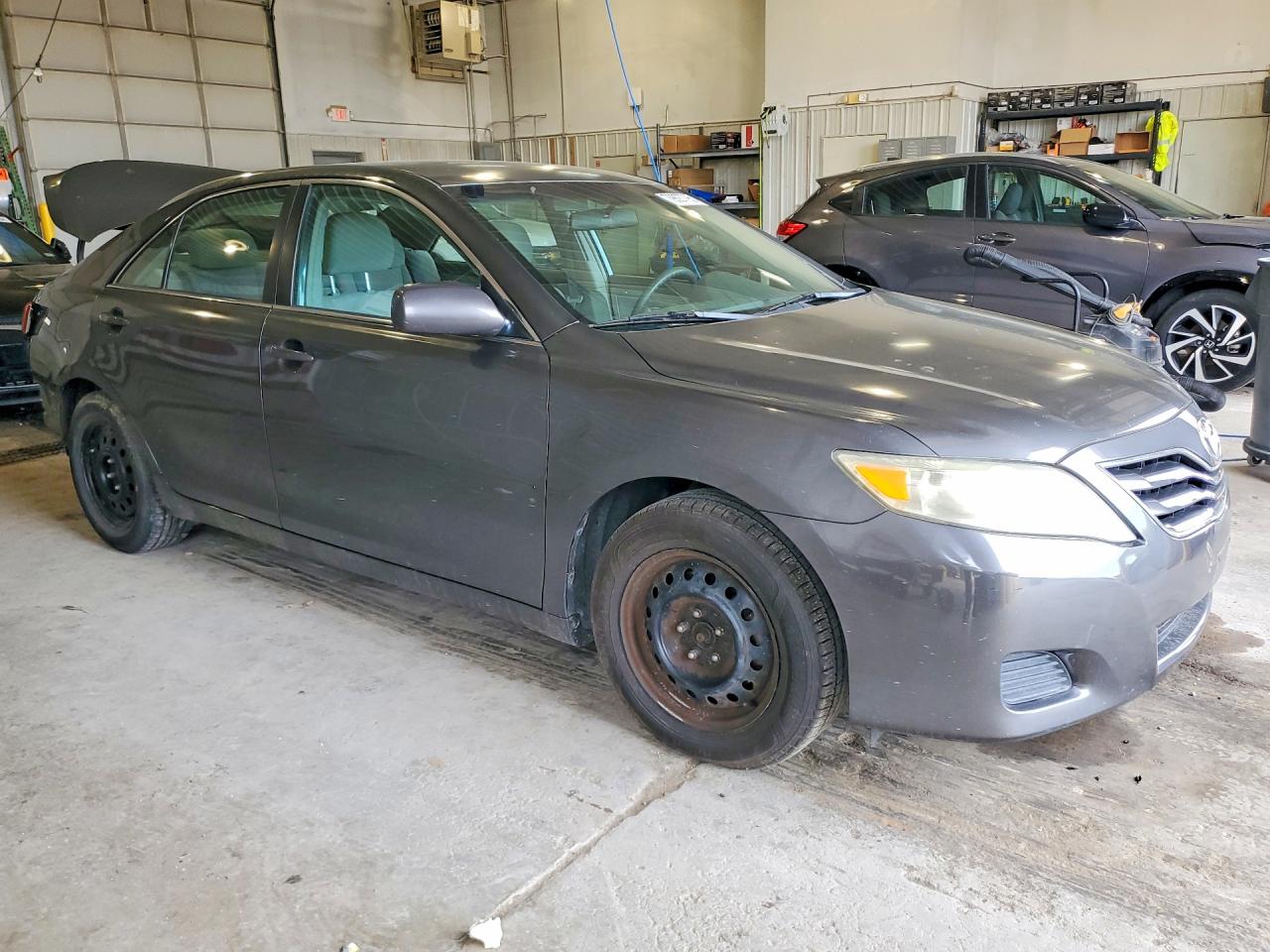 2010 TOYOTA CAMRY LE photo 4