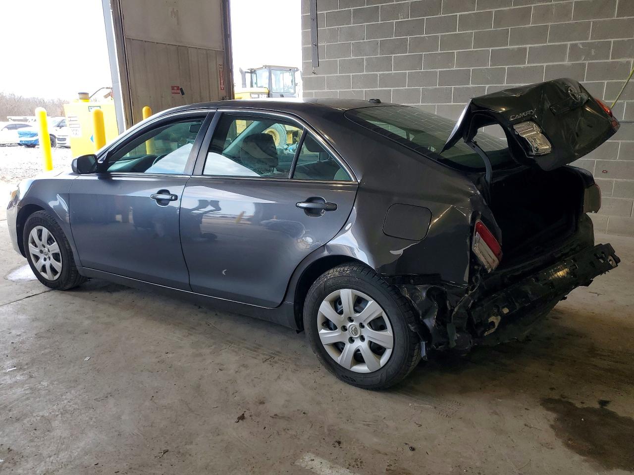 2010 TOYOTA CAMRY LE photo 2