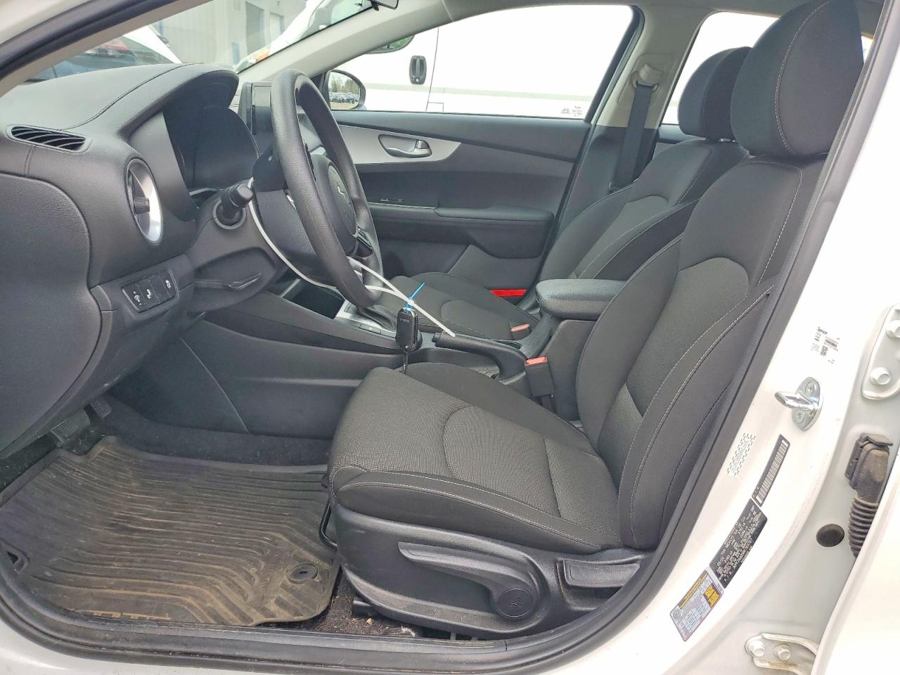 2024 KIA FORTE LXS photo 13