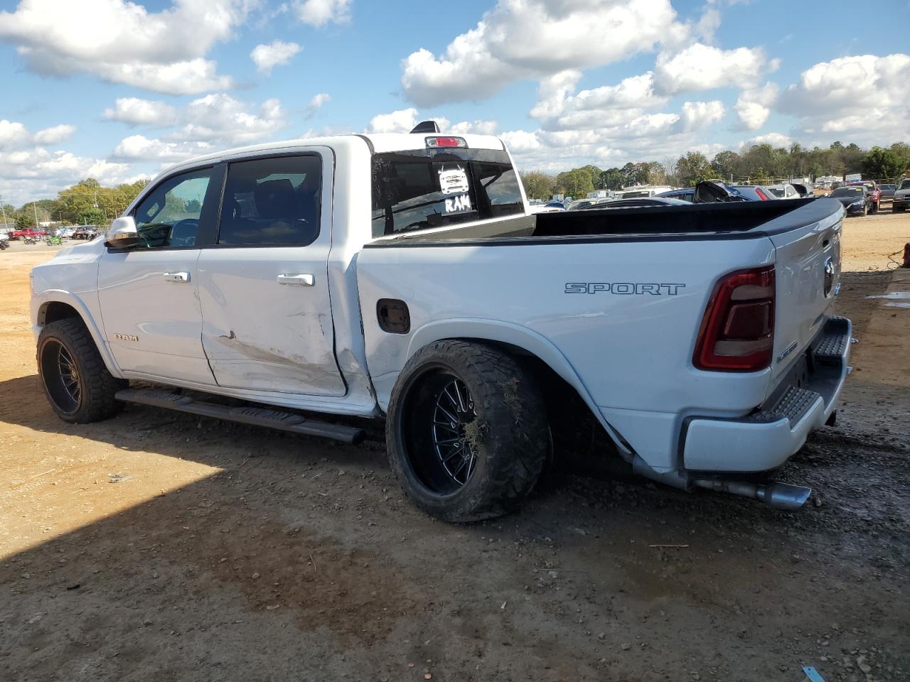 2021 RAM 1500 LARAMIE photo 4
