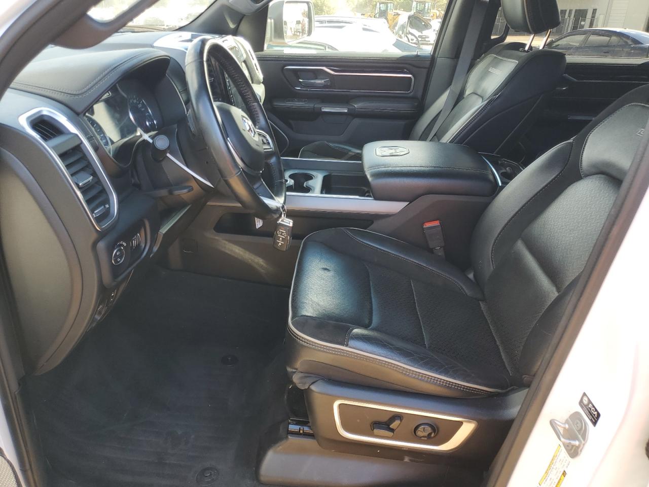 2021 RAM 1500 LARAMIE photo 19