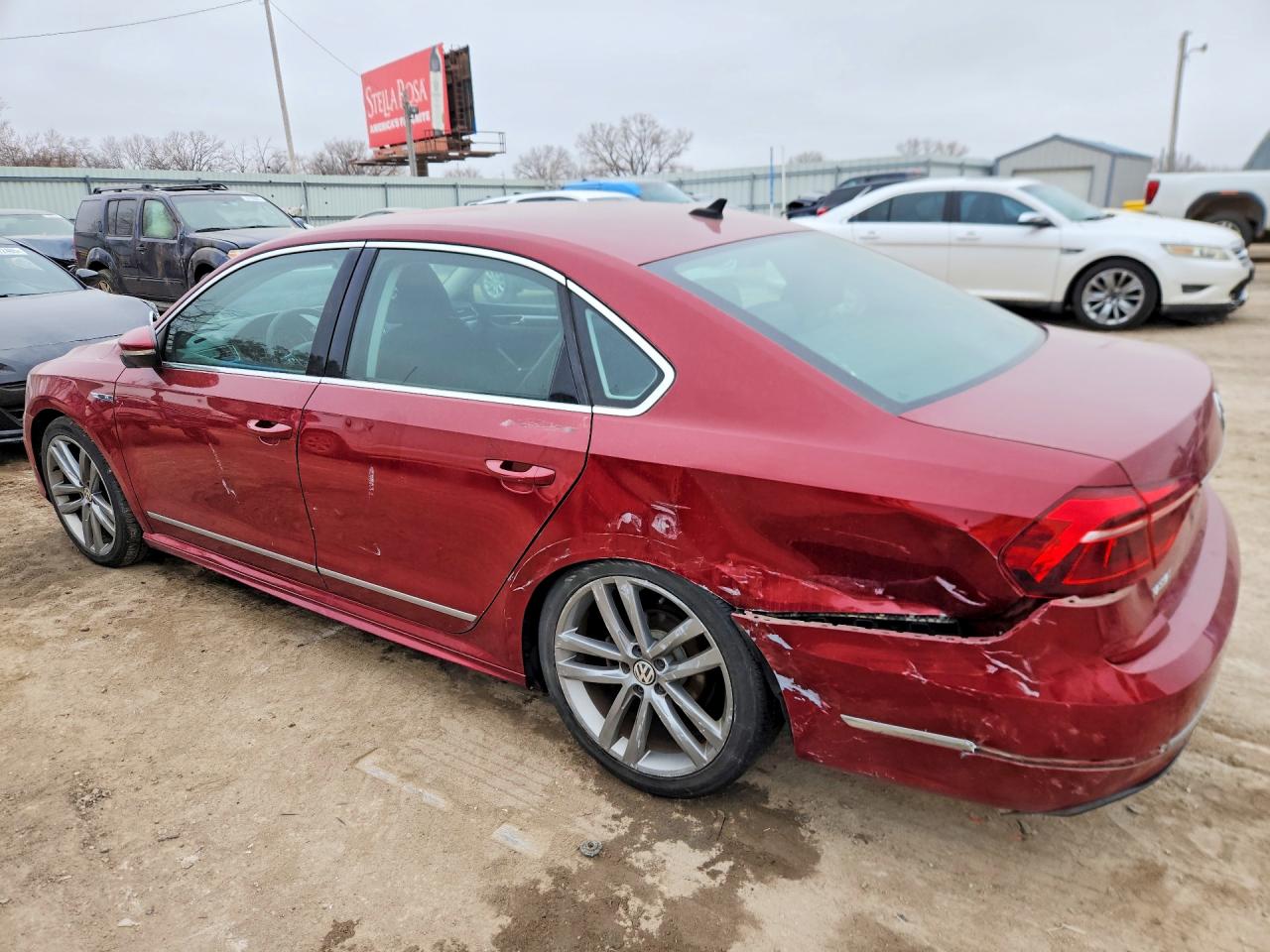 2017 VOLKSWAGEN PASSAT R-LINE photo 3