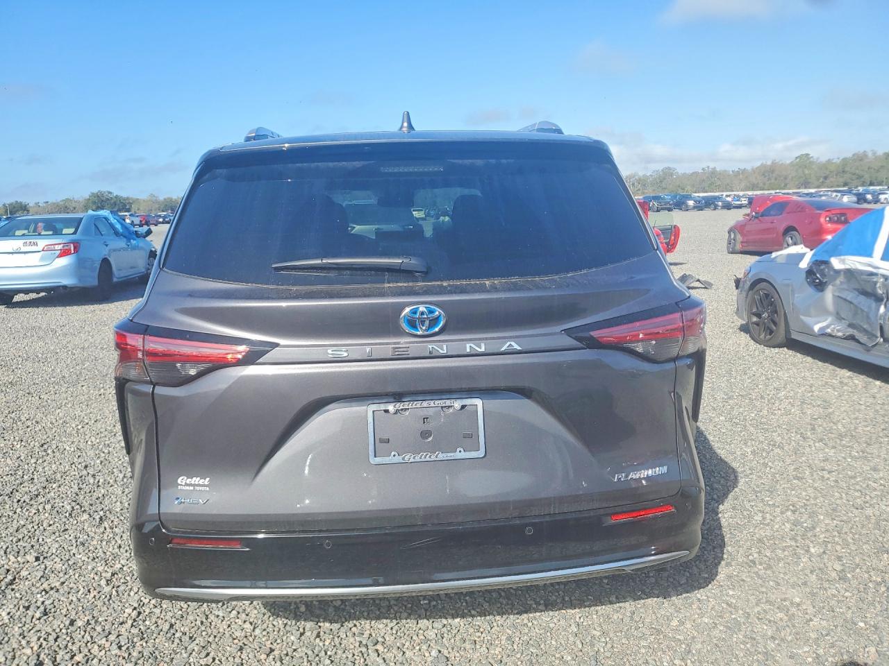 2025 TOYOTA SIENNA PLATINUM 7-PASSENGER photo 11