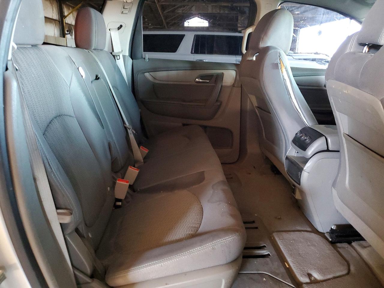 2014 CHEVROLET TRAVERSE LS photo 11