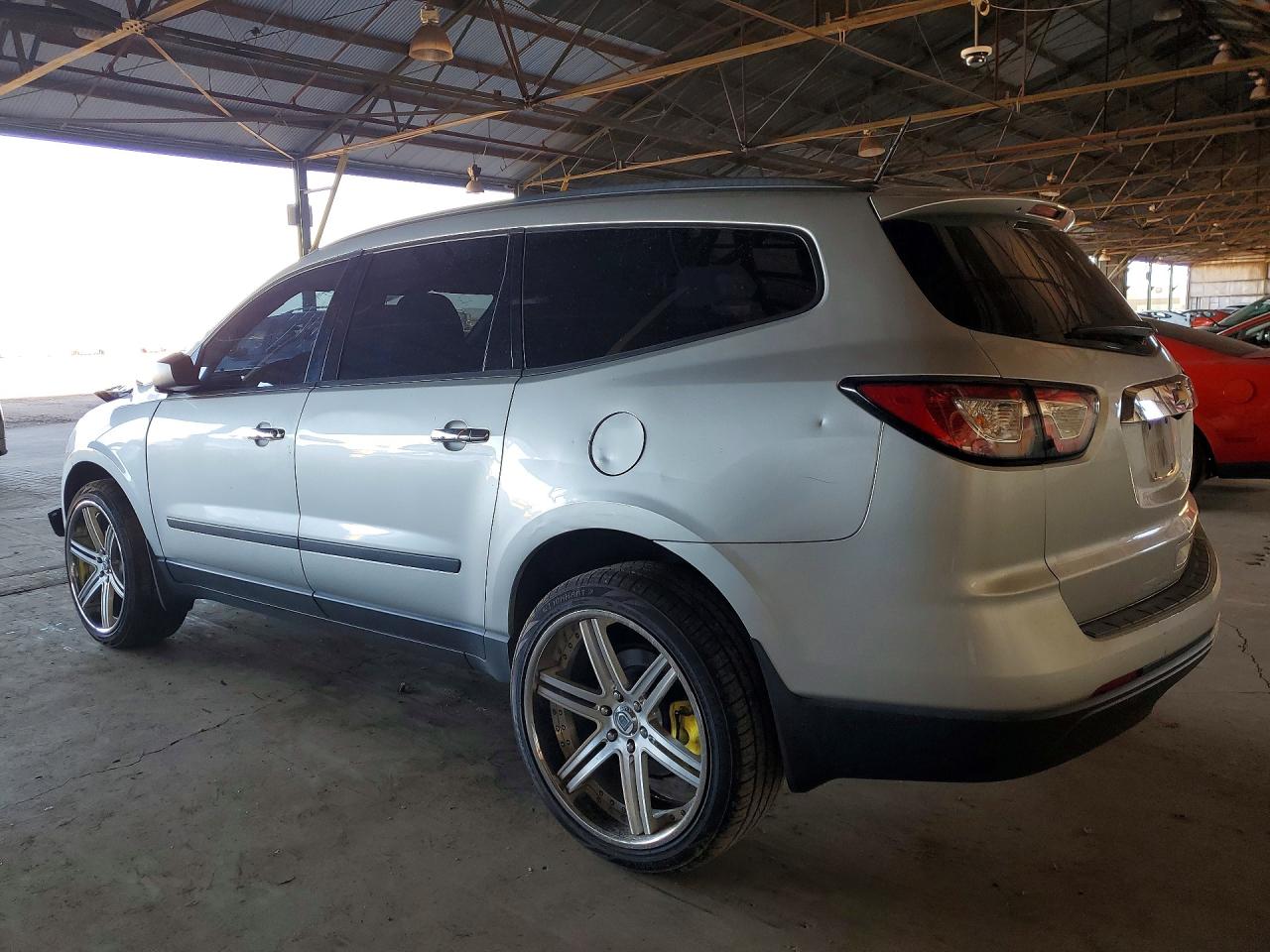 2014 CHEVROLET TRAVERSE LS photo 2