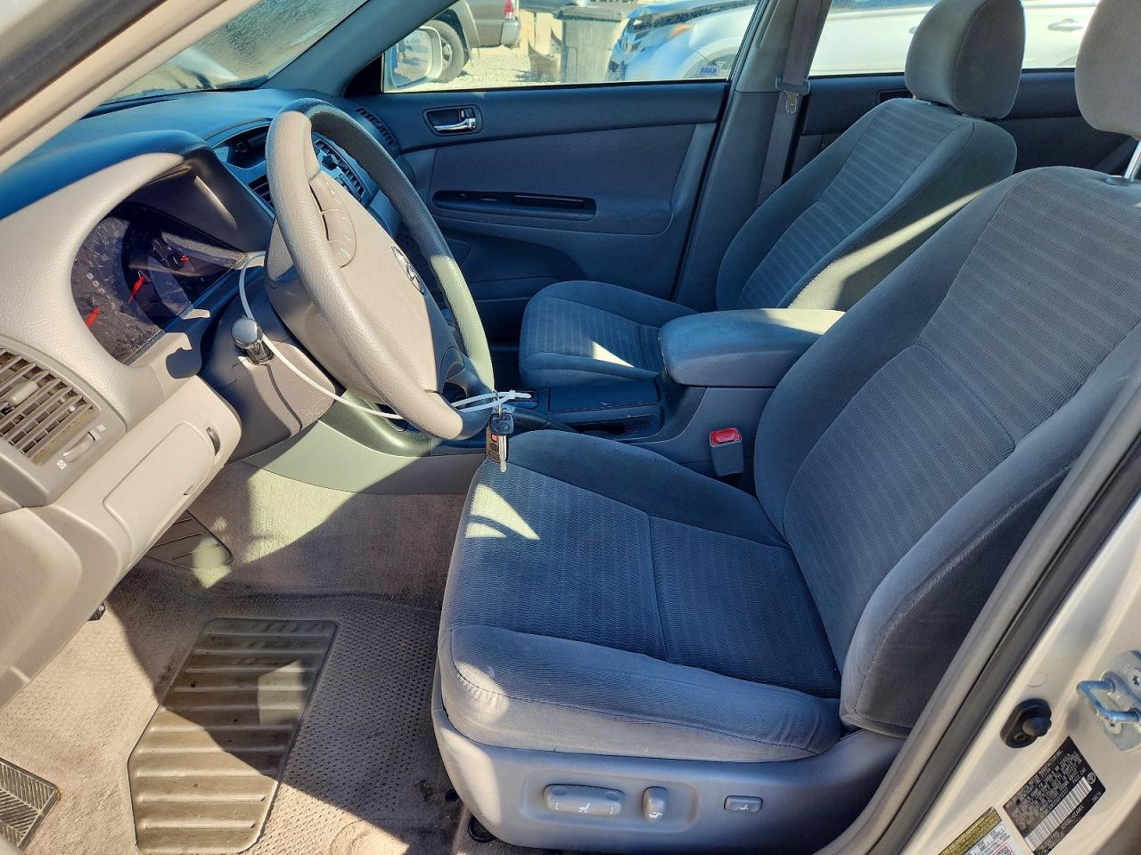 2005 TOYOTA CAMRY LE photo 13