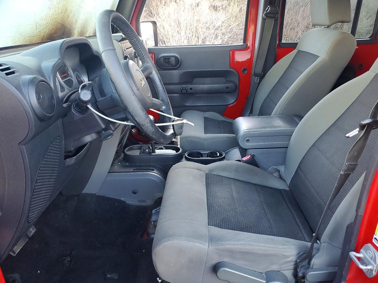 2010 JEEP WRANGLER UNLIMITED SPORT photo 7