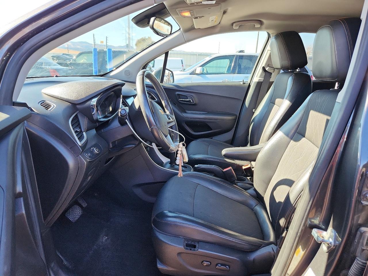 2017 CHEVROLET TRAX 1LT photo 19
