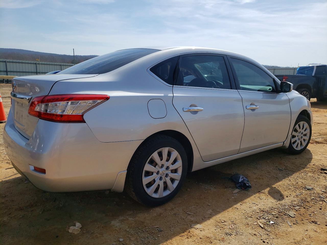 2015 NISSAN SENTRA S photo 5